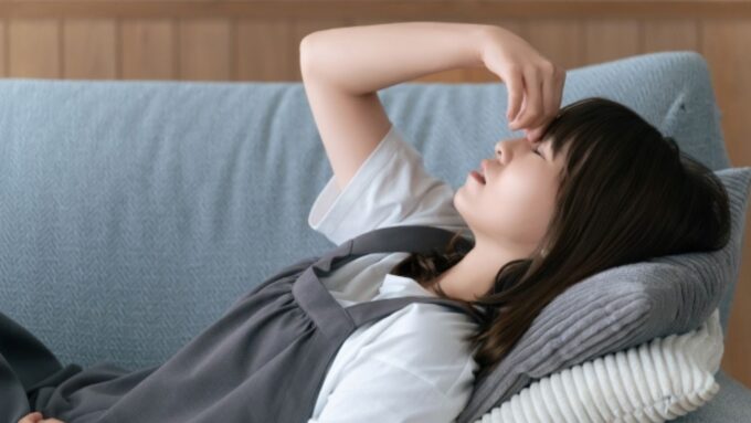 女性　寝落ち