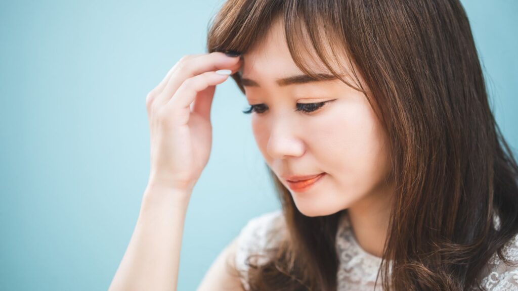 女性　悩む