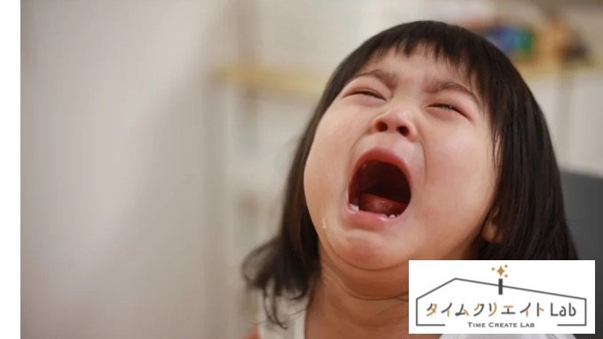 夕食を作っている最中に、1歳の娘が「抱っこ〜」と甘えてくる。バナナや卵ボーロもすぐに飽きてしまう…。どうしたらご機嫌でいてくれるの?