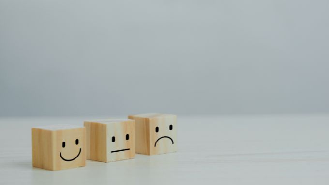 評判　笑顔　泣き顔