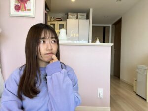 考えごとをする、なかのかほ